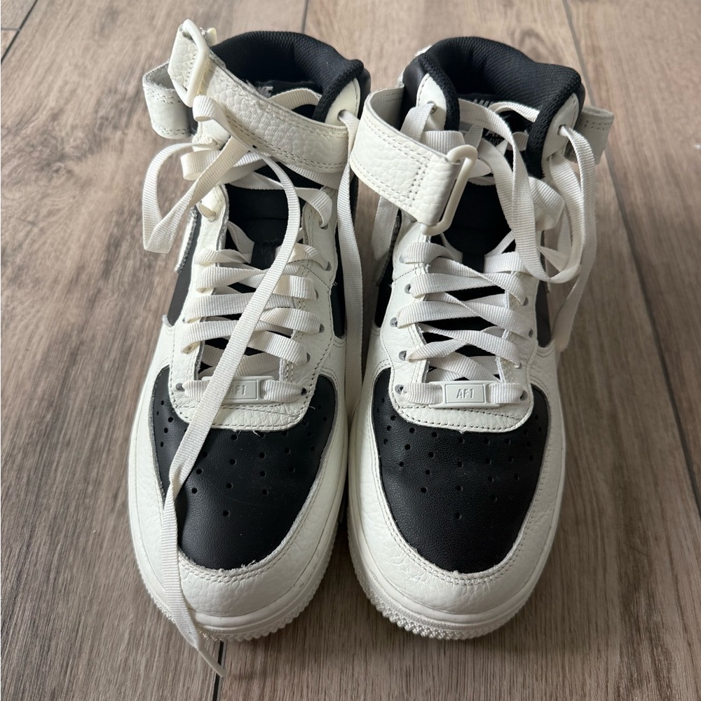 Nike High-Top Sneakers - Black and White - Picture 2 of 5
